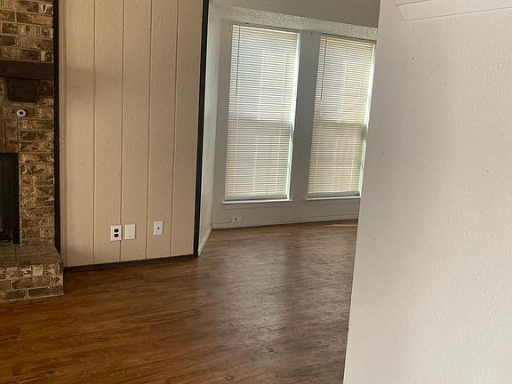 3rd image of 3015 Beechwood St #3015