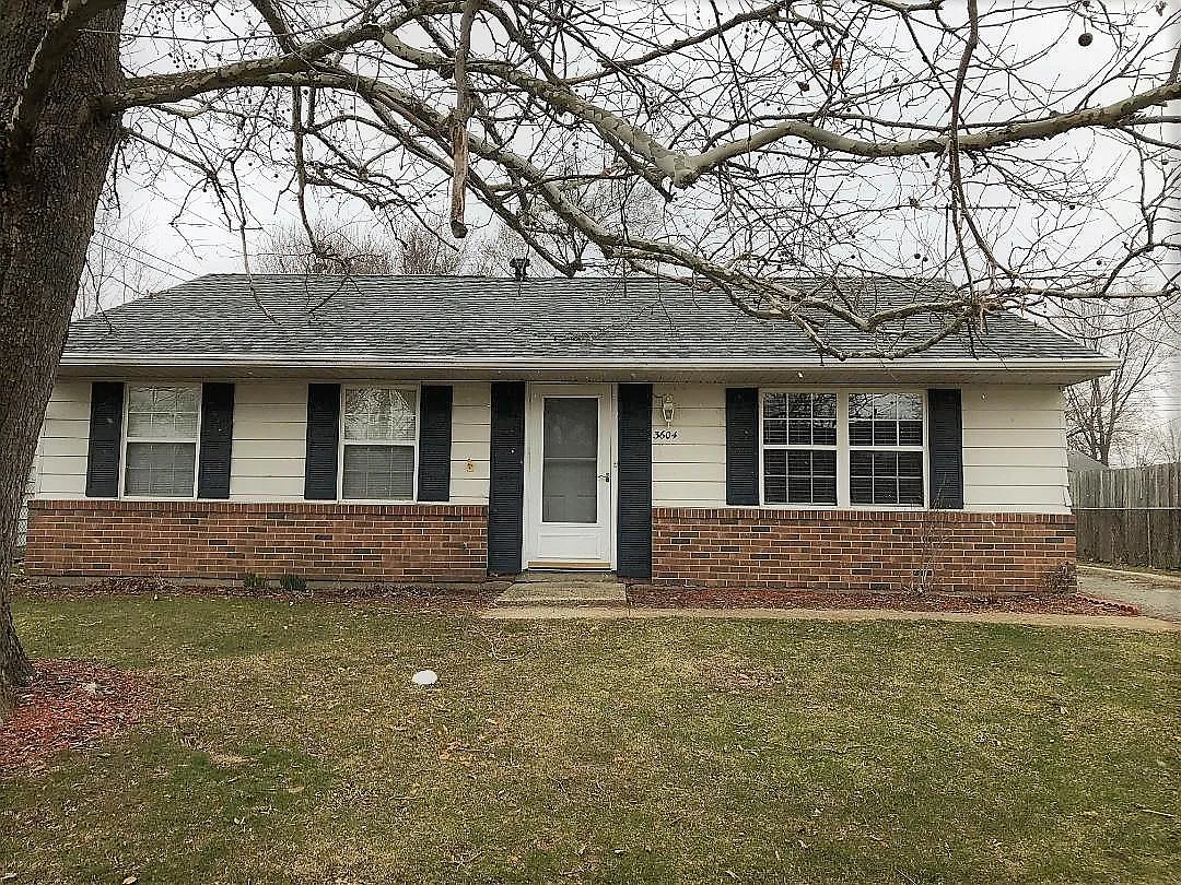 3 bed, 1000 sqft, $1,450 — Photo 1