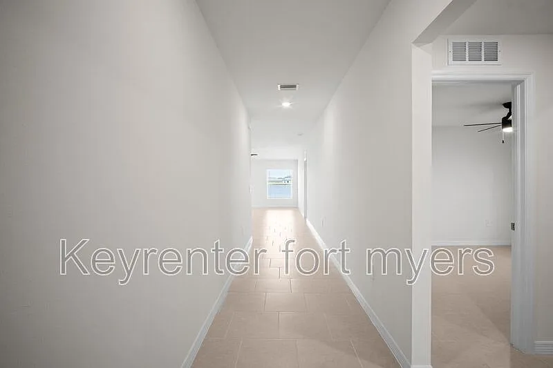 3 bed, 2.0 bath, 1500 sqft, $1,825 — Photo 4