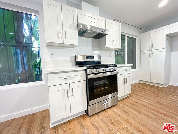 5th image of 127 S Saint Andrews Pl