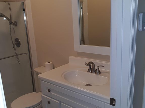 4th image of 219 Sanford Dr