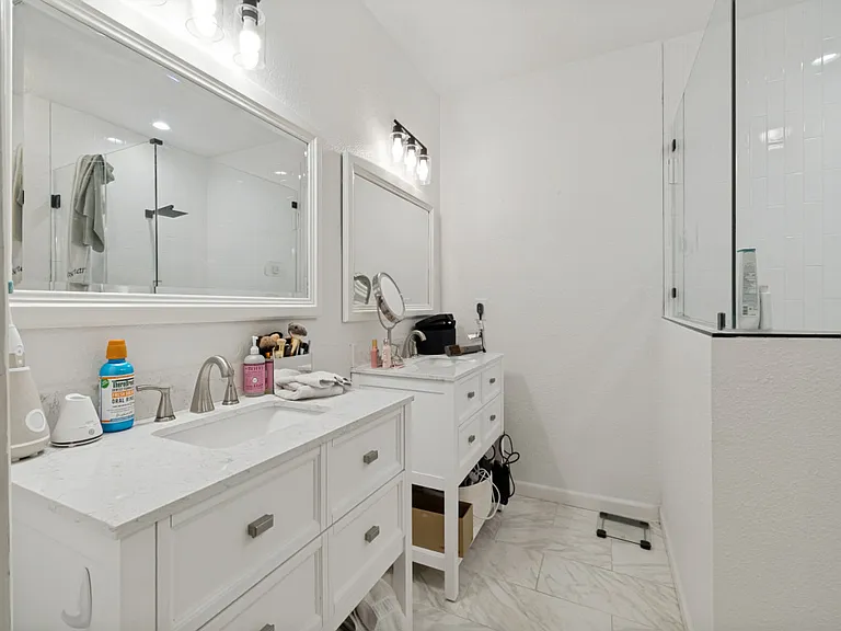 5318 Vanderbilt Ave — Photo 8