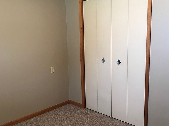 5th image of 309 Walnut St APT 4