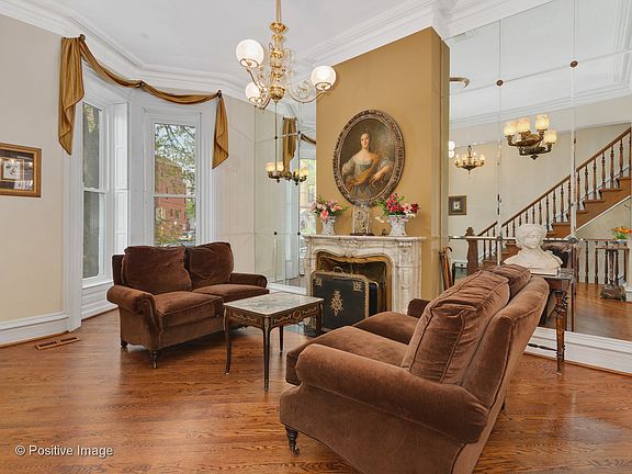 5th image of 1921 N Lincoln Park W