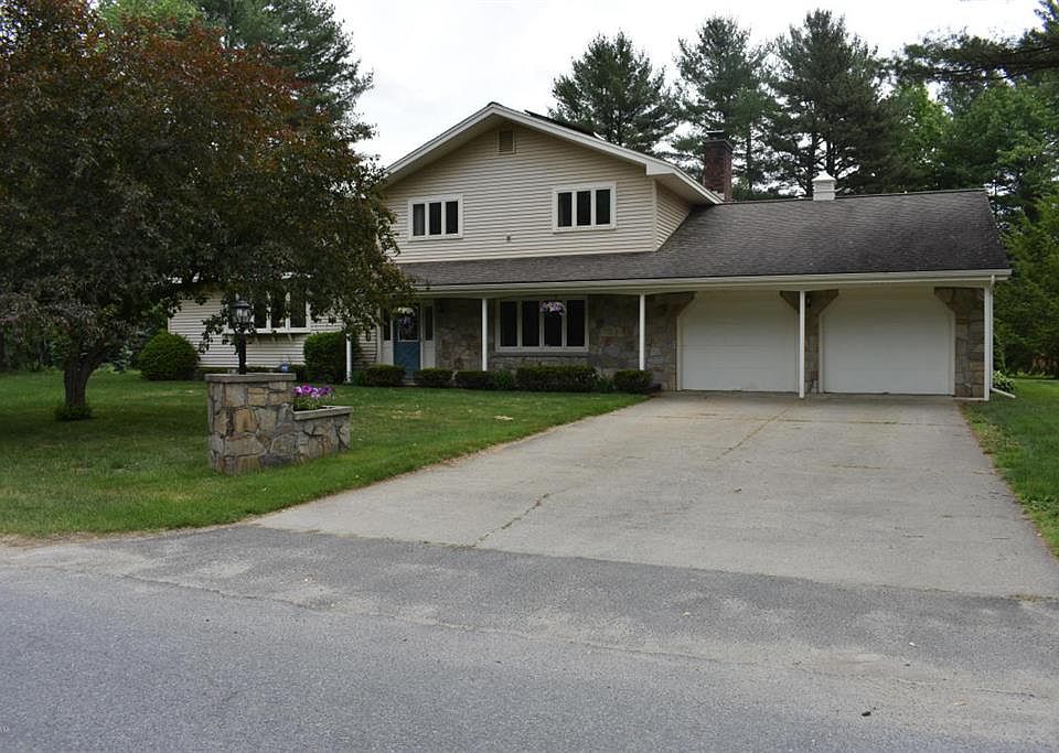 1st image of 57 Helen Dr