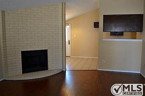 2nd image of 502 Mockingbird Dr