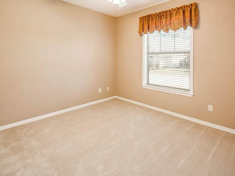 3922 Devrne Dr — Photo 13