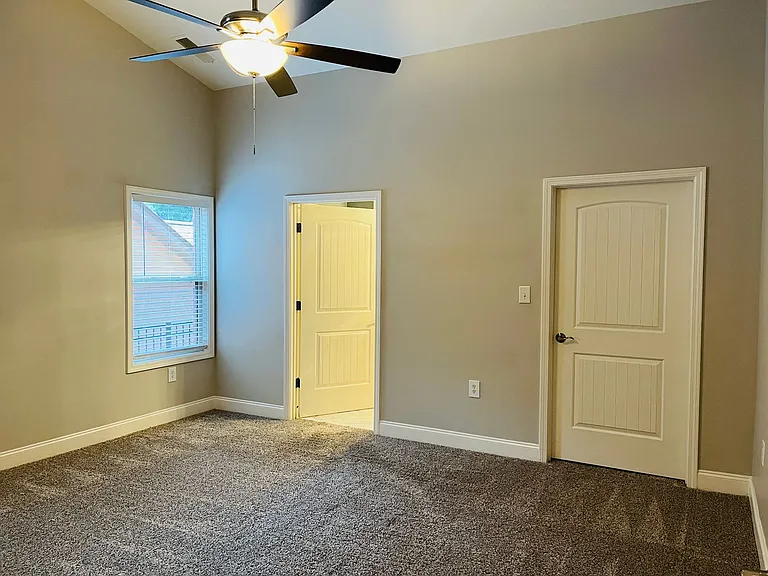 5750 Crest Hill Dr — Photo 18