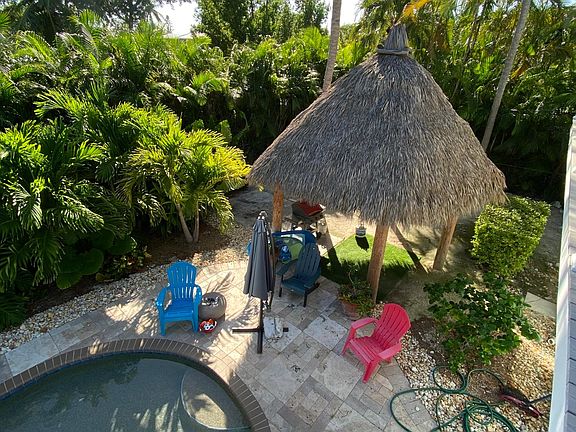 Tiki hut and putting green