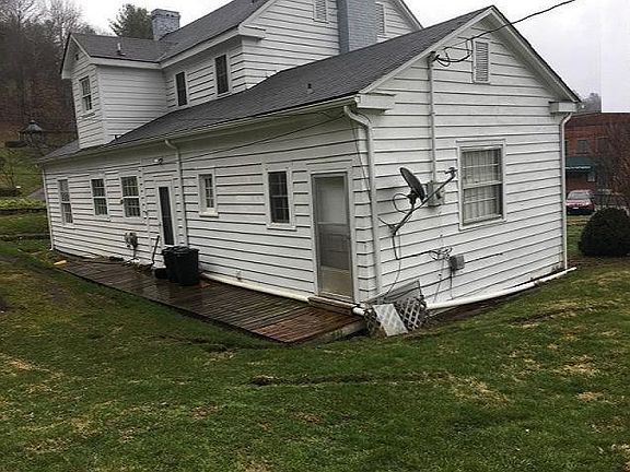 5th image of 132 Hillside Ln