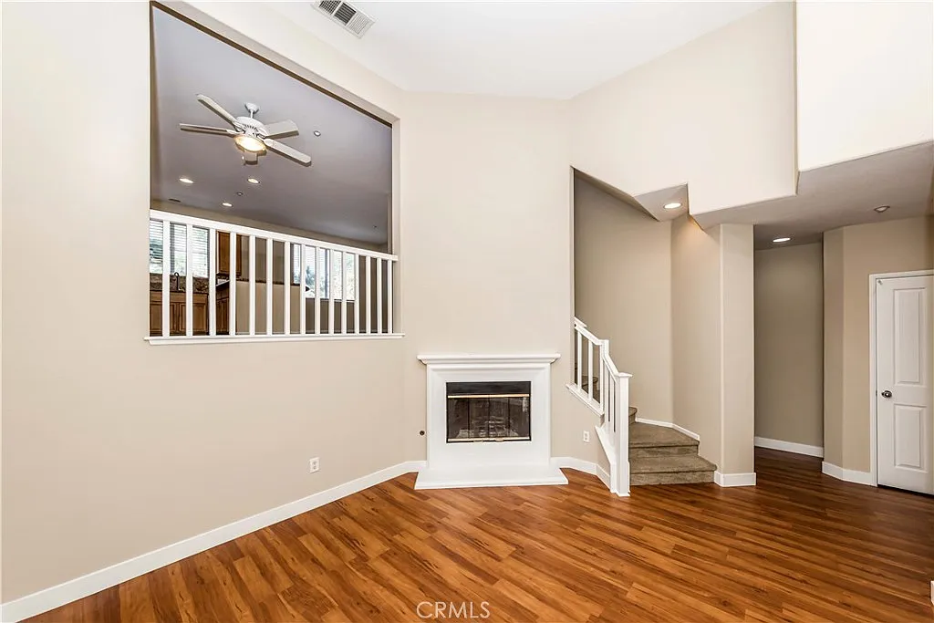 3 bed, 2.5 bath, 1502 sqft, $4,100 — Photo 4