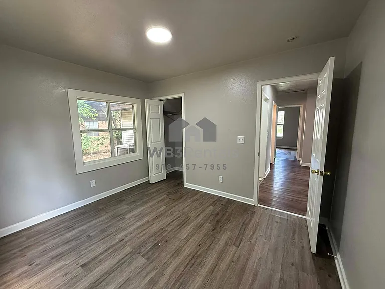 917 N Vinita Ave — Photo 11
