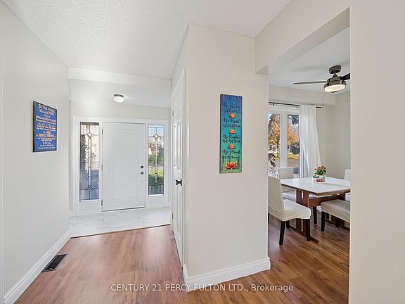 4th image of 27 Arran Ct