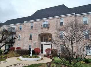 5001 Carriageway Dr #A-113, Rolling Meadows, IL 60008