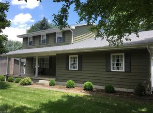 8237 Burgess Lake Dr, Poland, OH