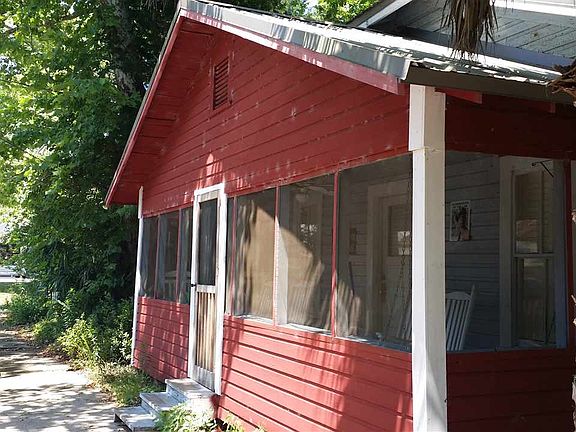 3rd image of 125 Municipal Ave