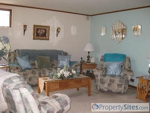 2nd image of 7636 Woodridge Dr