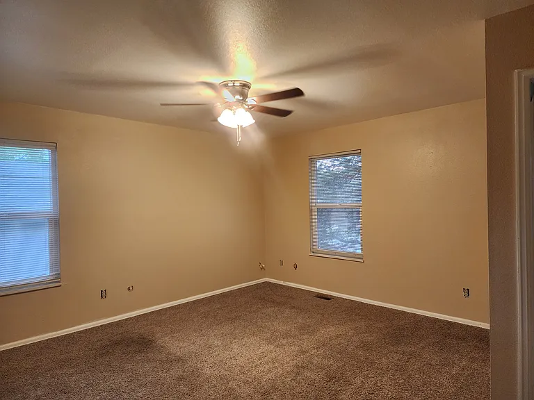 5875 Del Paz Dr — Photo 6