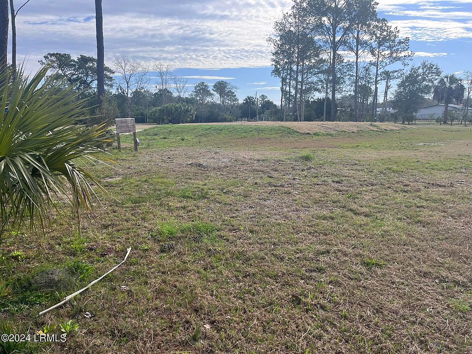1st image of 44 Meadowbrook Drive S