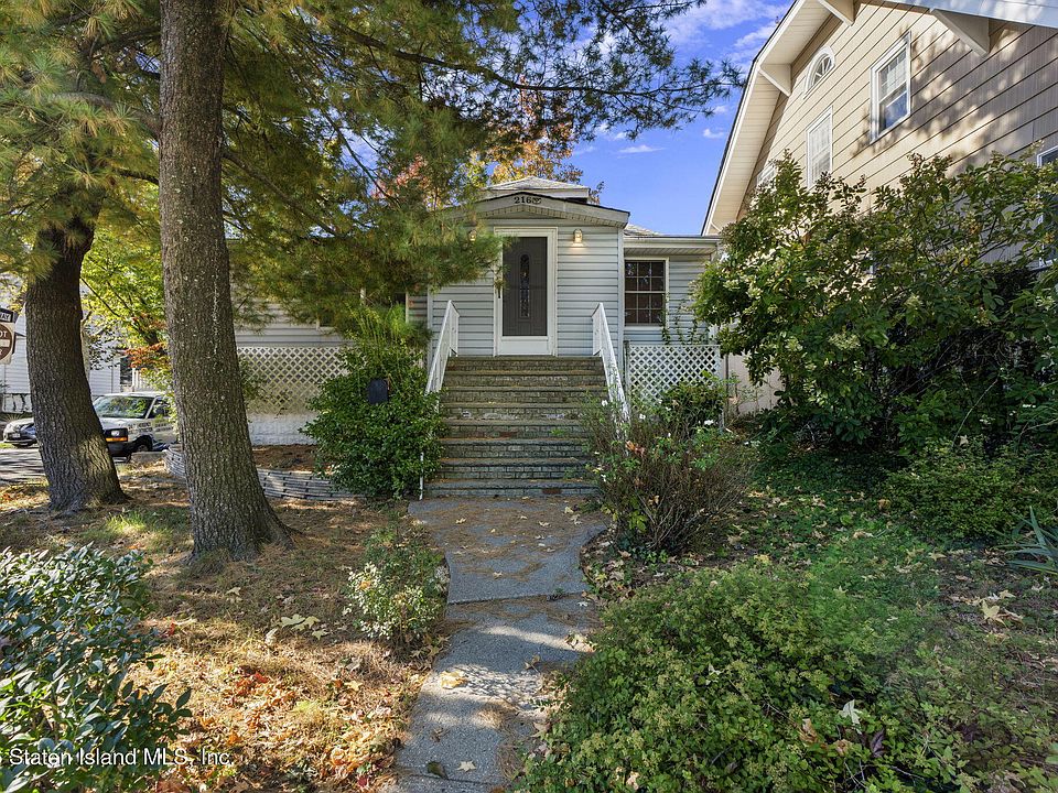 1st image of 216 Nelson Ave