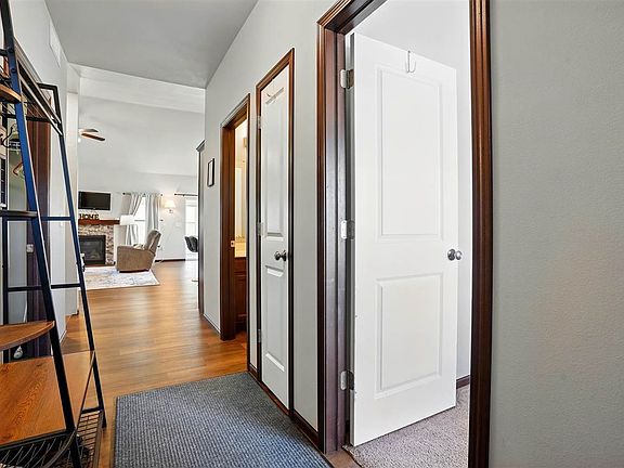 4th image of 623 Croell Ave