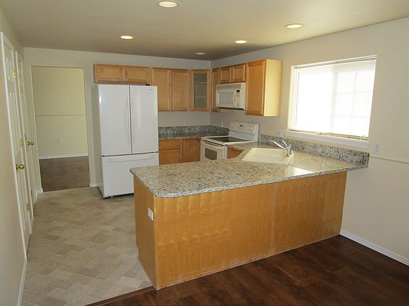 5th image of 805 W Windrose Dr