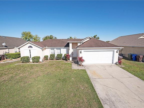 2nd image of 2423 Lancashire Ln