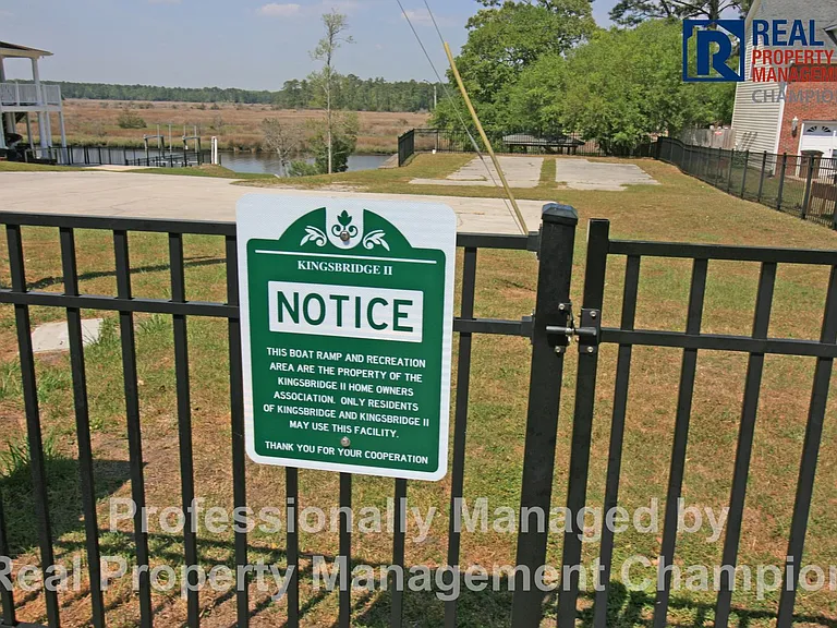 241 E Ivybridge Dr — Photo 22