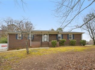 4407 Bromley Dr, Greensboro, NC 27406