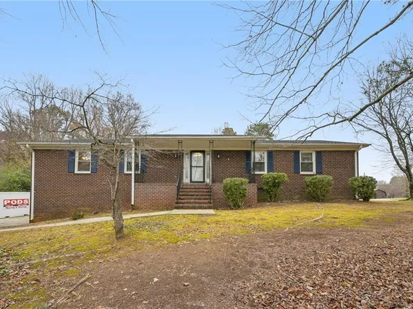 4407 Bromley Dr, Greensboro, NC 27406