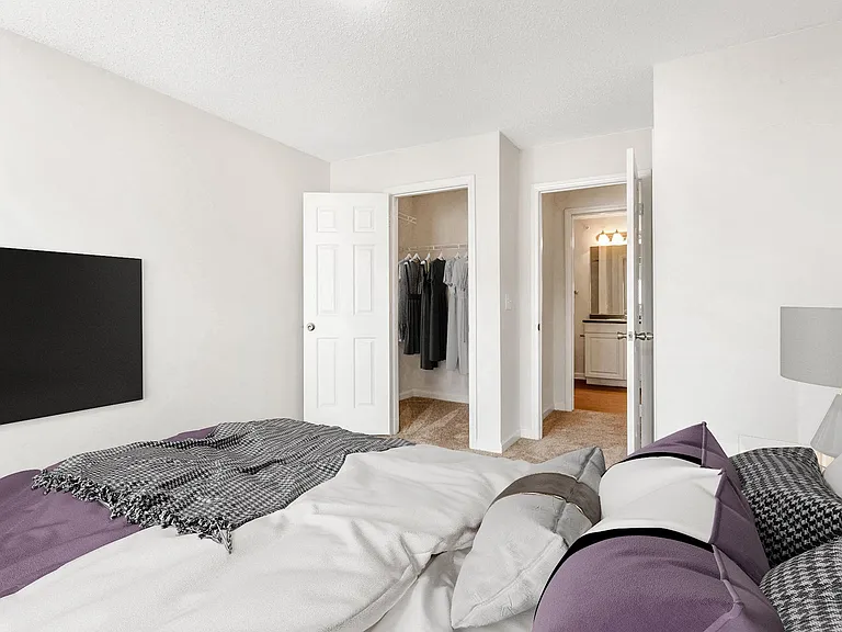 The Grayson Apartment Homes — Photo 35