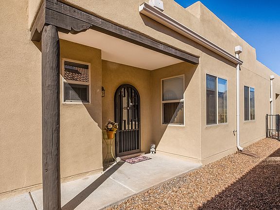 2nd image of 1012 Desert Willow Ct