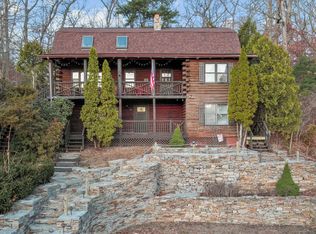 92 Collelo Ave, Moosup, CT 06354