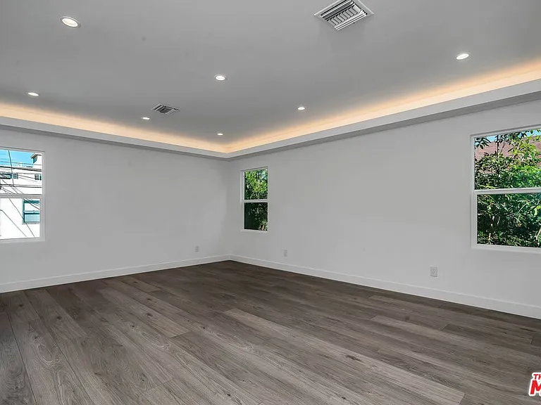 9345 W Olympic Blvd — Photo 8