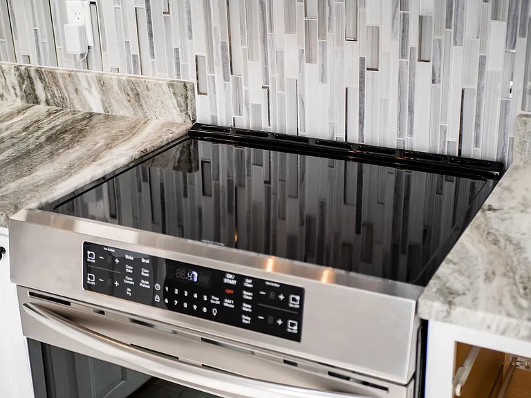 2545 Vanderberg Ave — Photo 26