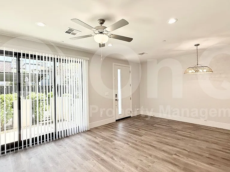 165 E Hearne Way — Photo 5