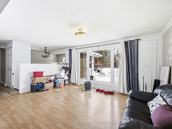 4th image of 917 Castor Rd