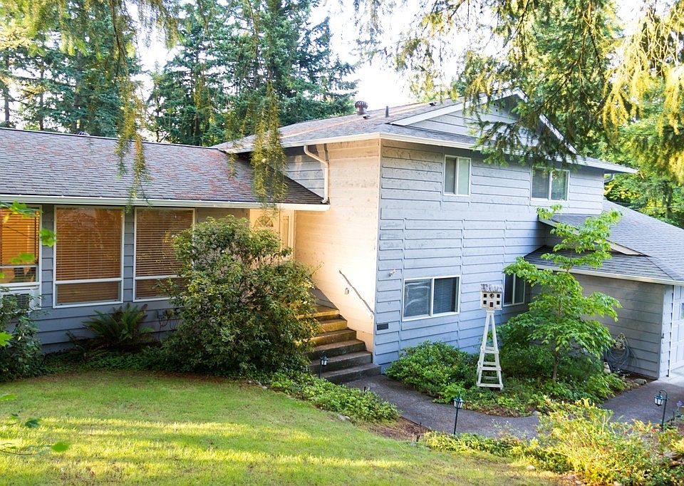 1st image of 6105 152nd St E