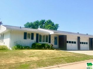 1012 37th St, Sioux City, IA 51104