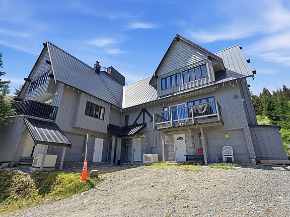 2nd image of 20944 Snowflake Cres #1
