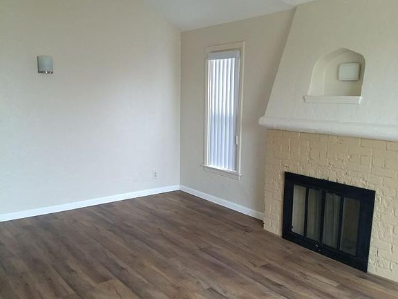 2nd image of 8917 La Salle Ave