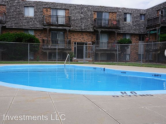 2nd image of 4740 S 83rd St #83