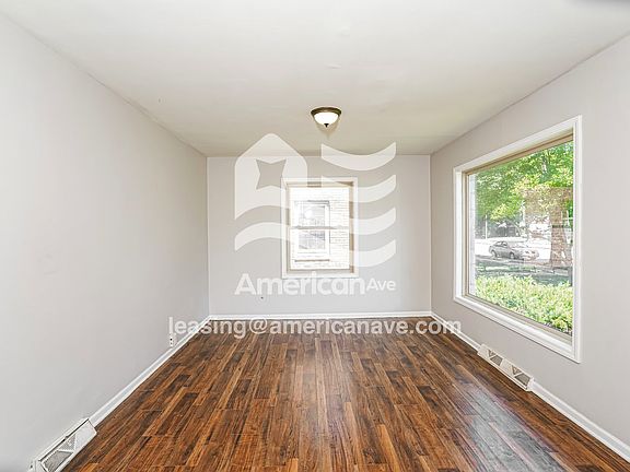 1508_003_living_room_3.jpg