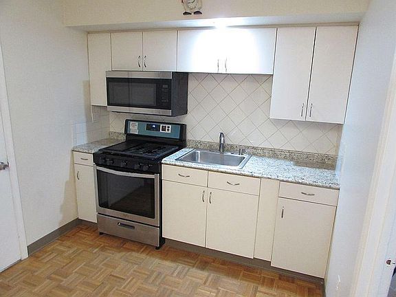 2nd image of 513 Valley Brook Ave #1