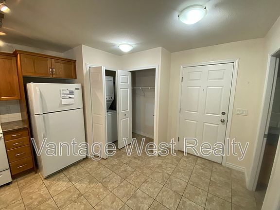 2nd image of 598 Sutherland Ave #203