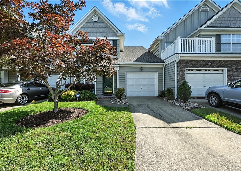 1st image of 203 Sawgrass Ln