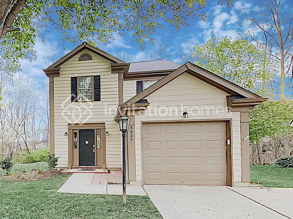 8627 Lockerbie Ln