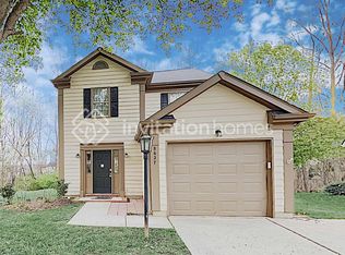 8627 Lockerbie Ln, Charlotte, NC 28215