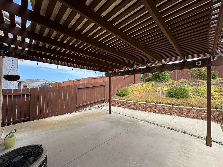 2104 N Mammoth Pl — Photo 28
