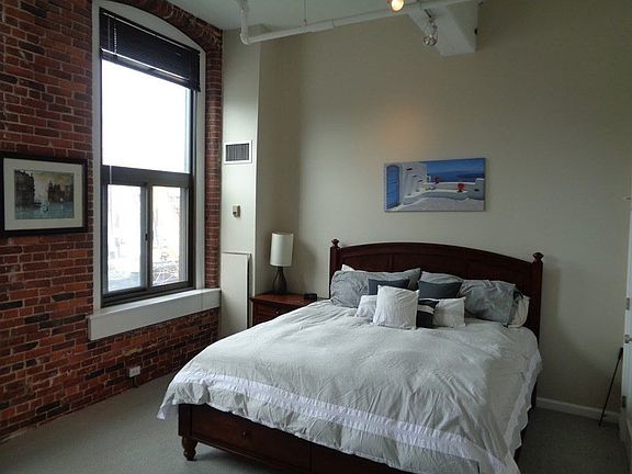 5th image of 320 W 2nd St APT 205